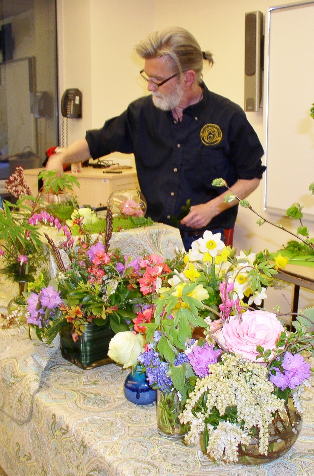 Register Online For A Flower Arranging Workshop With Kurt Christoffers County Of Union,Blue Wall Living Room