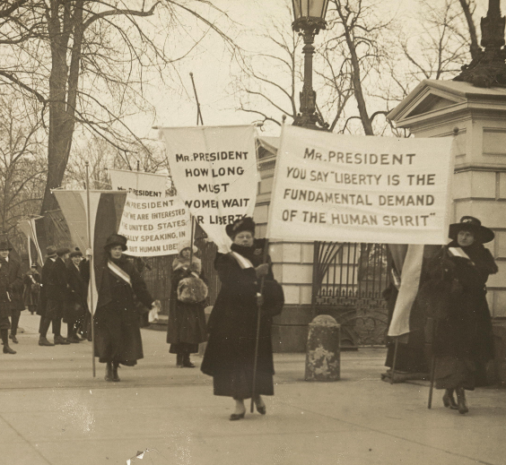 Picketers for women’s suffrage at the White House